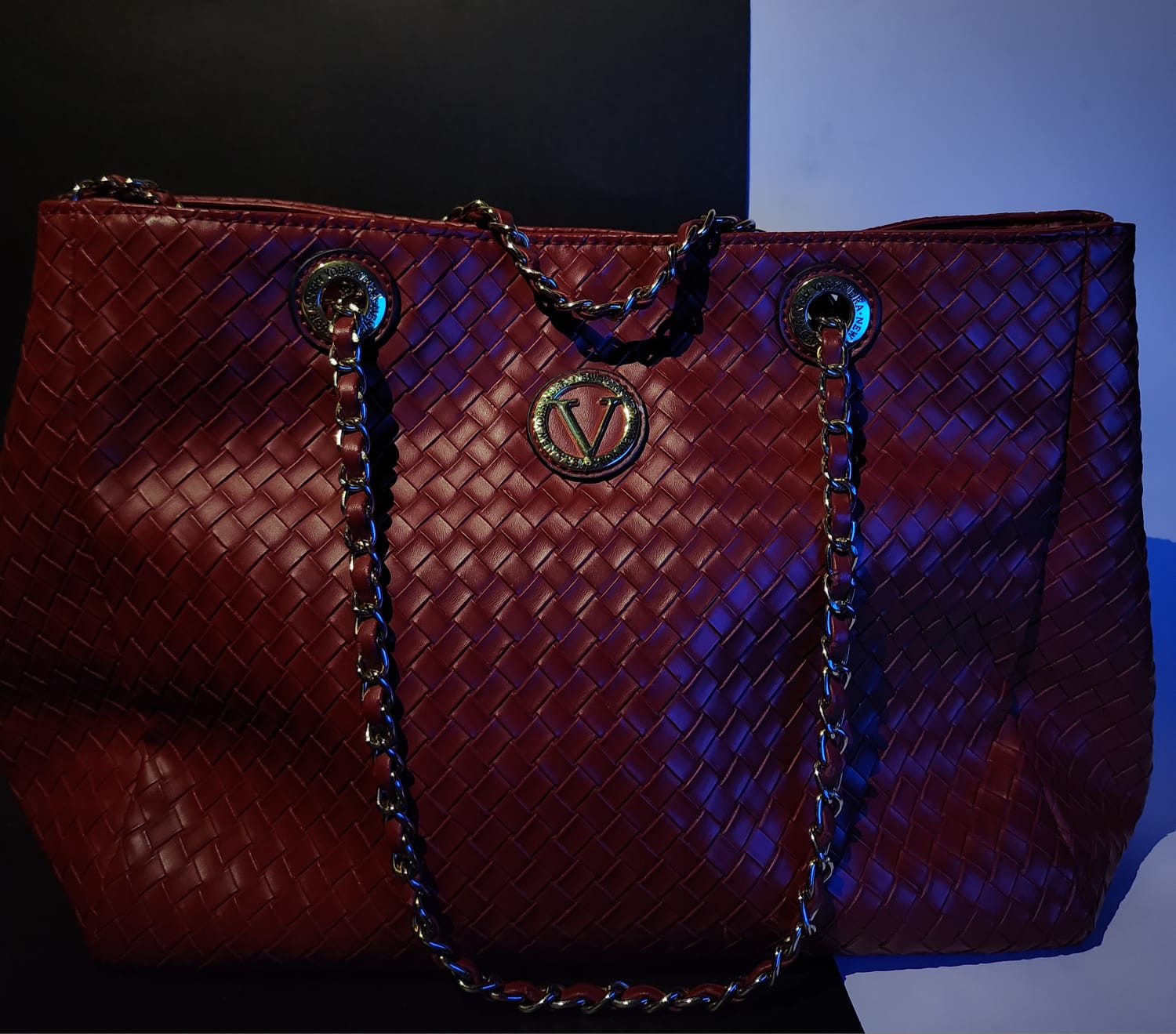 VERA WANG RED BASKET (VINTAGE)