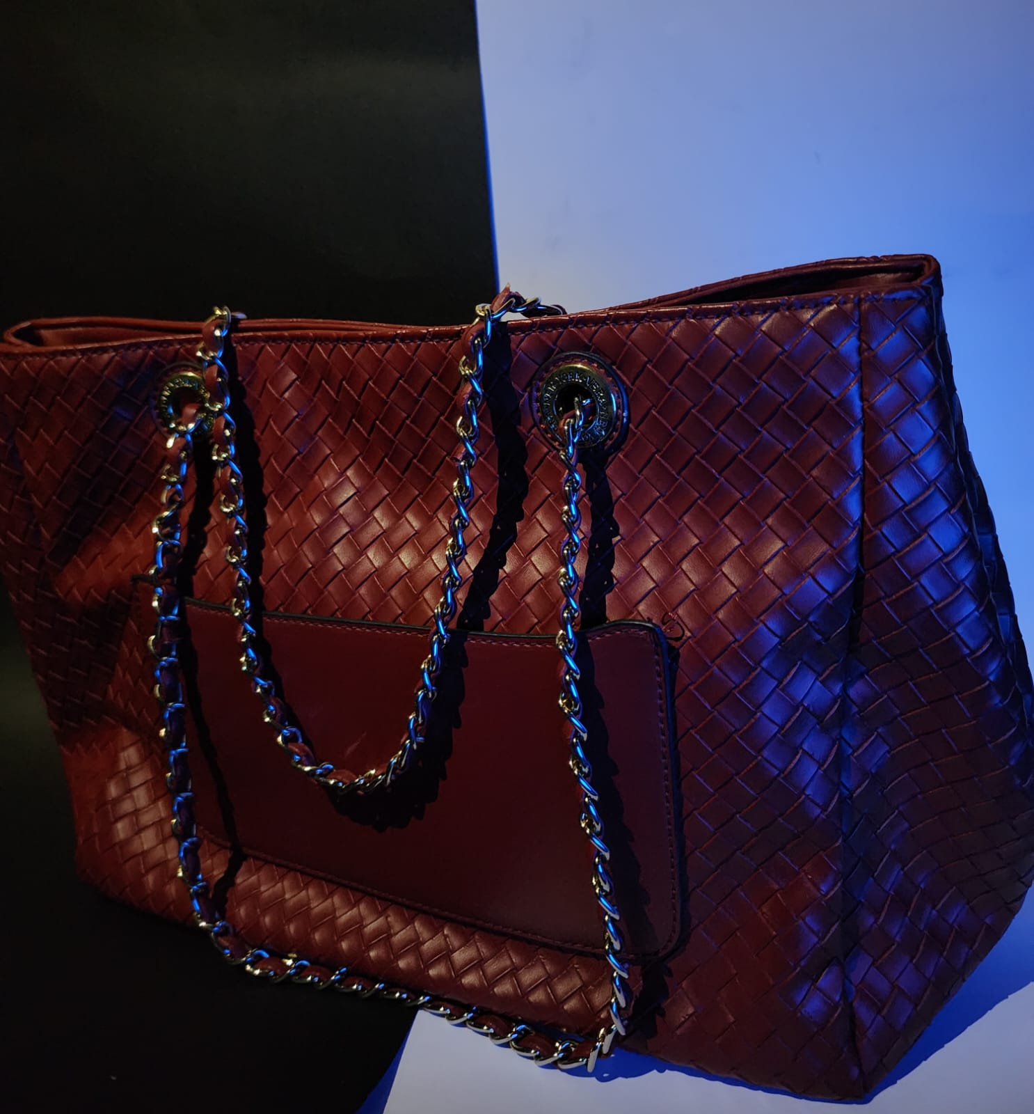 VERA WANG RED BASKET (VINTAGE)