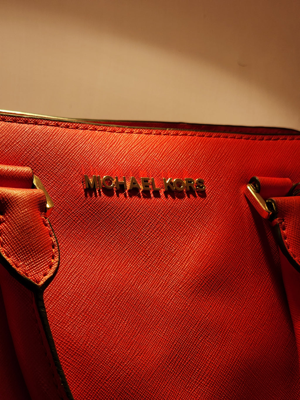 MICHAEL KORS SATCHEL RED EDITION
