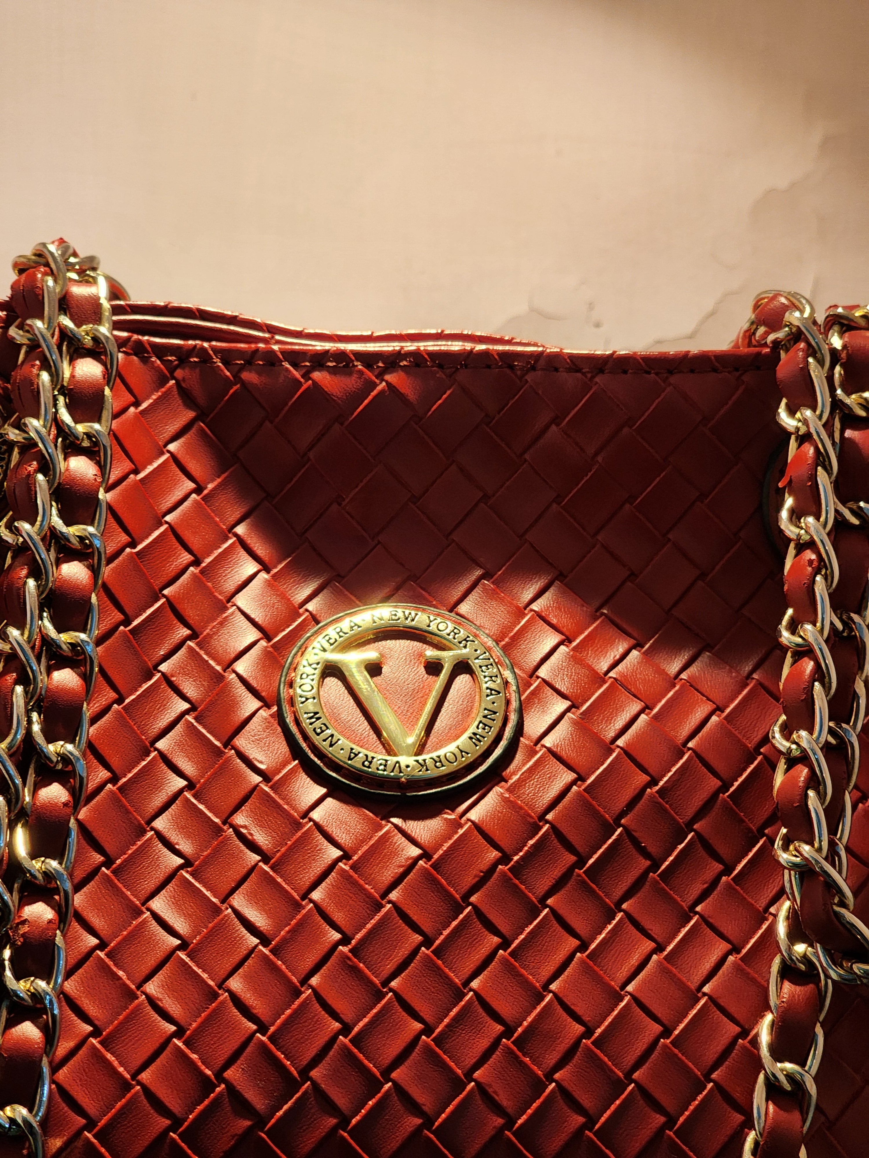 VERA WANG RED BASKET (VINTAGE)